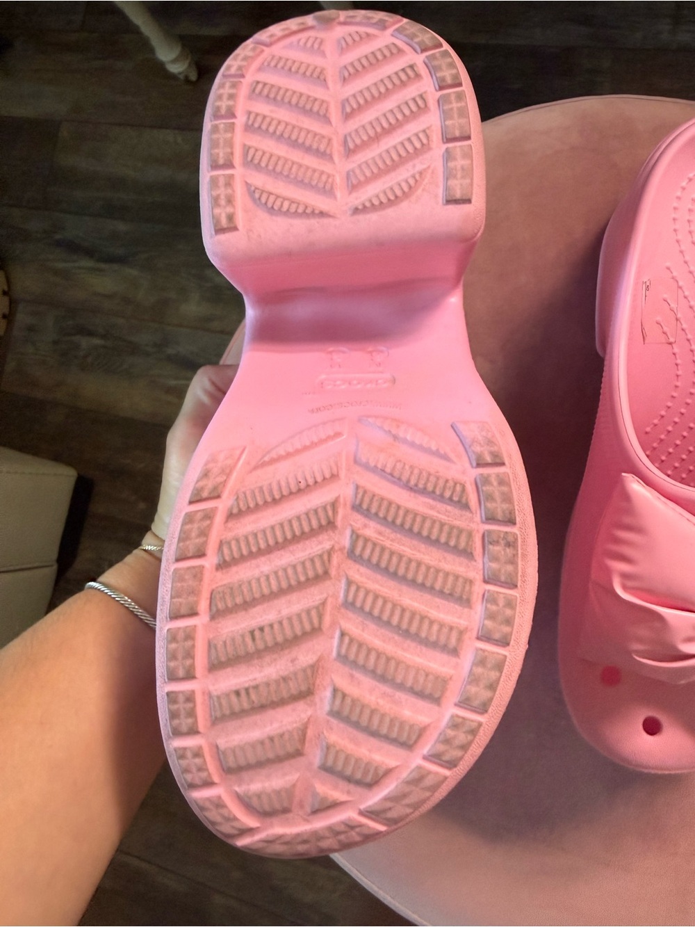 CROCS Pink Platform Bow Clogs - Picture 4 of 6